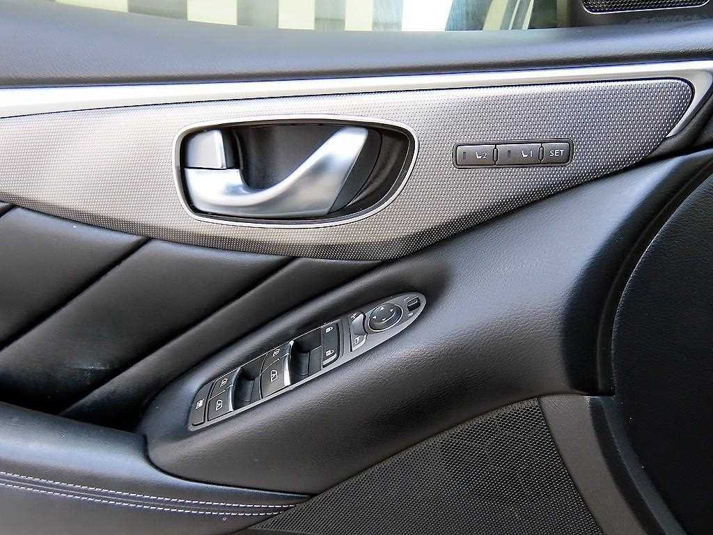 인피니티 Q Q50 3.5 하이브리드 이미지 11