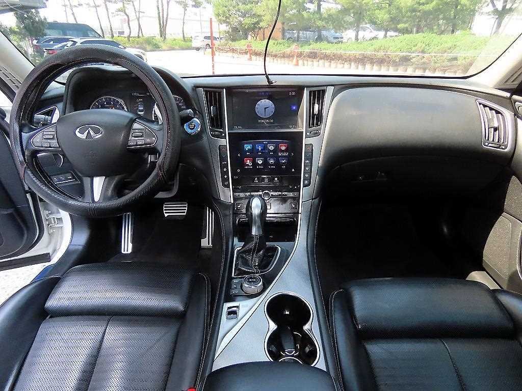 인피니티 Q Q50 3.5 하이브리드 이미지 7