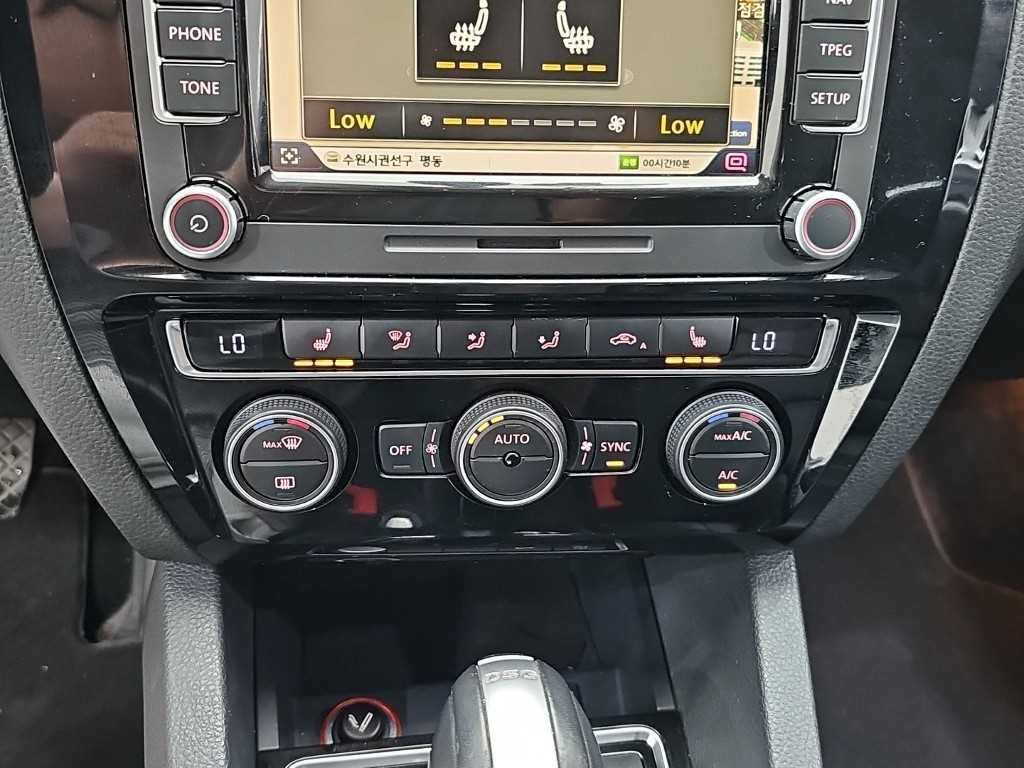 폭스바겐 제타 뉴 제타 2.0 TDI 블루모션 프리미엄 이미지 10