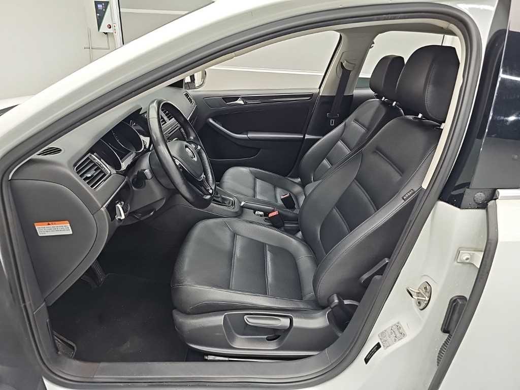 폭스바겐 제타 뉴 제타 2.0 TDI 블루모션 프리미엄 이미지 11
