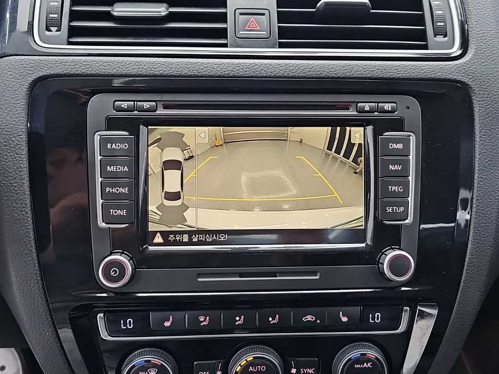 폭스바겐 제타 뉴 제타 2.0 TDI 블루모션 프리미엄 이미지 15