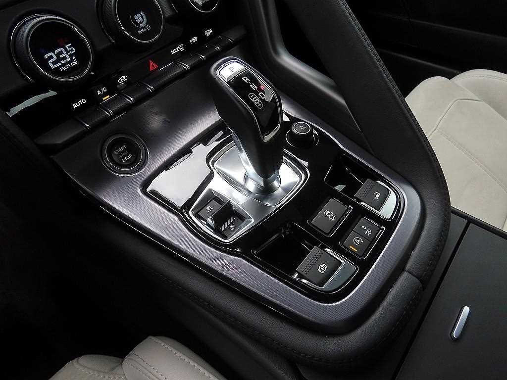 재규어 F-TYPE P300 컨버터블 이미지 14
