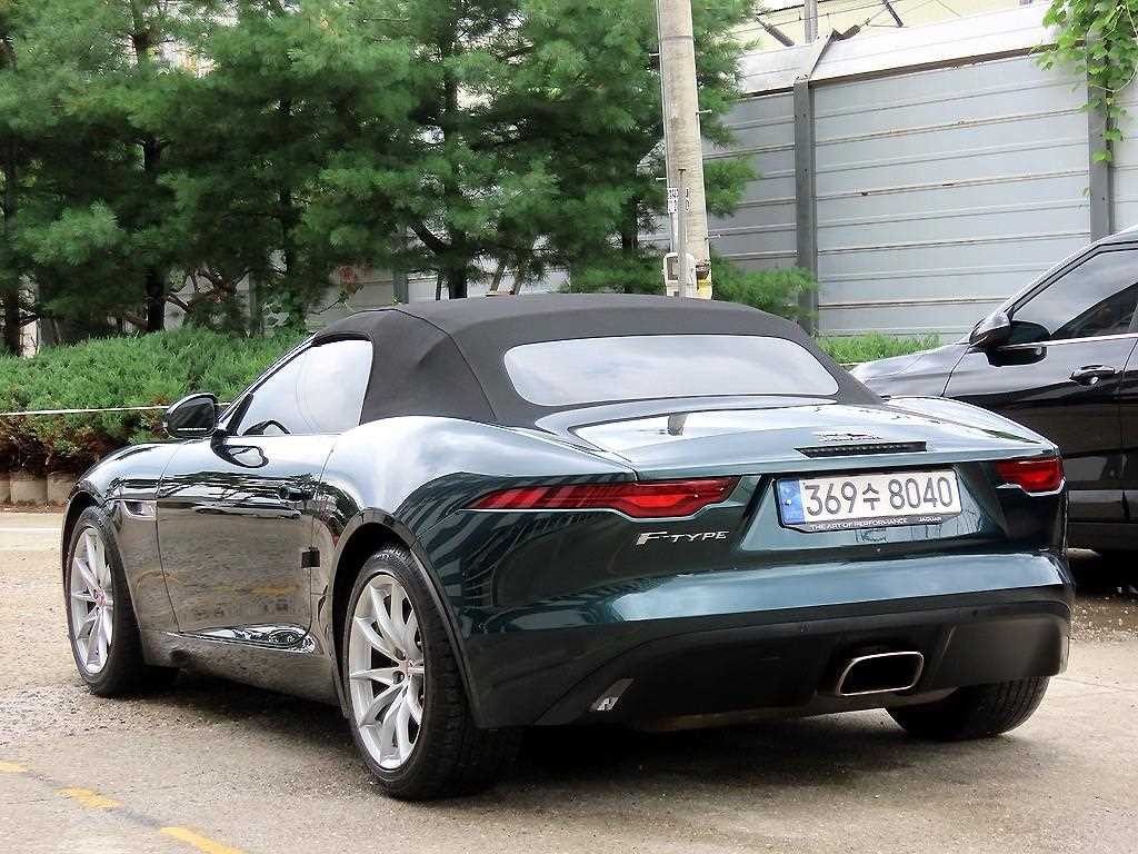 재규어 F-TYPE P300 컨버터블 이미지 3