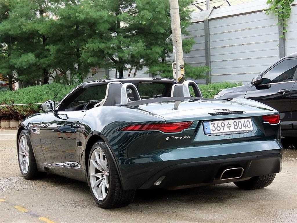 재규어 F-TYPE P300 컨버터블 이미지 7