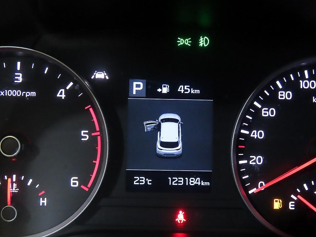 기아 스토닉 디젤 1.6 프레스티지 이미지 9