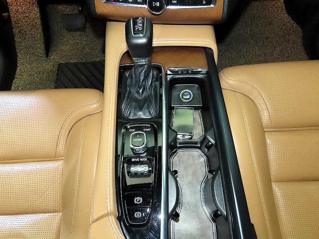 볼보 XC90 XC90 2세대 2.0 D5 AWD 인스크립션 이미지 12