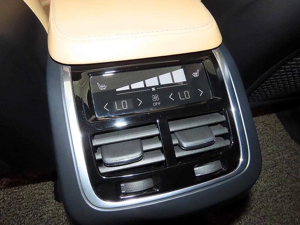 볼보 XC90 XC90 2세대 2.0 D5 AWD 인스크립션 이미지 14