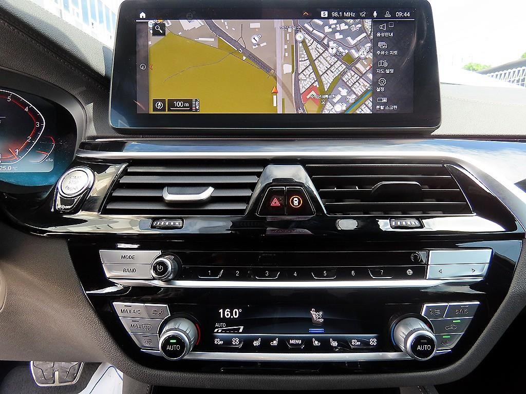 BMW 5시리즈 5시리즈 (G30) 530i M 스포츠 이미지 13