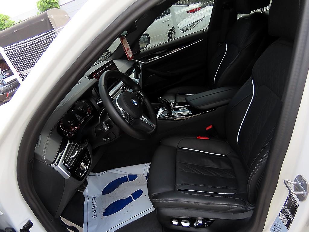 BMW 5시리즈 5시리즈 (G30) 530i M 스포츠 이미지 5
