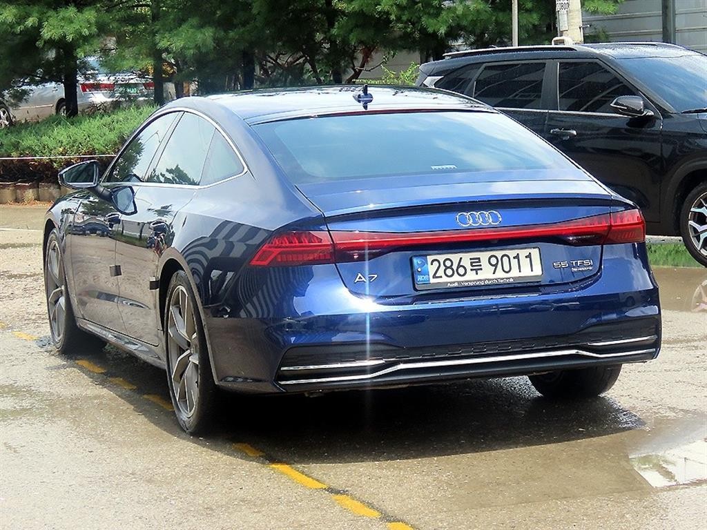 아우디 A7 A7 (4K) 55 TFSI 콰트로 프리미엄 이미지 3