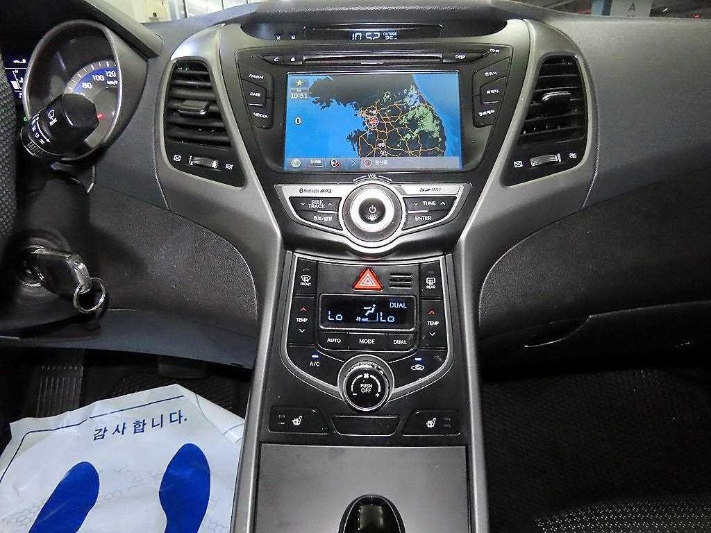 현대 아반떼 더 뉴 아반떼 1.6 VGT 스마트 이미지 11