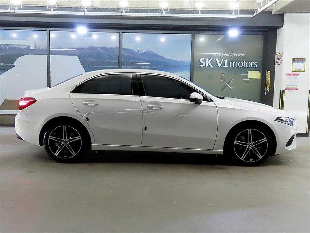 벤츠 A 클래스 A클래스 W177 A220 세단 이미지 3