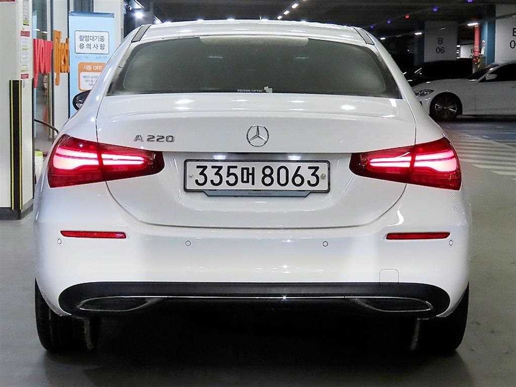 벤츠 A 클래스 A클래스 W177 A220 세단 이미지 5