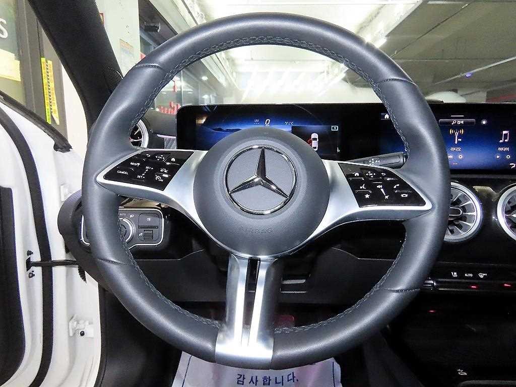 벤츠 A 클래스 A클래스 W177 A220 세단 이미지 8