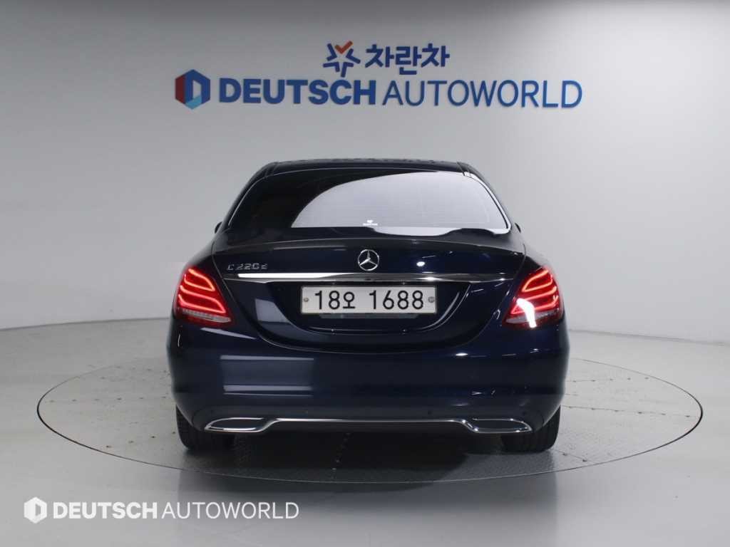 벤츠 C 클래스 C클래스 W205 C220 d 아방가르드 이미지 4