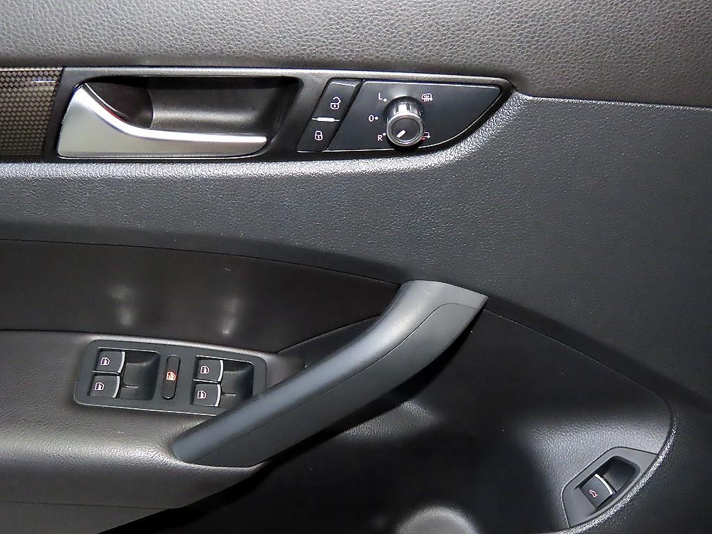 폭스바겐 파사트 더 뉴 파사트 1.8 TSI 스포츠 이미지 13