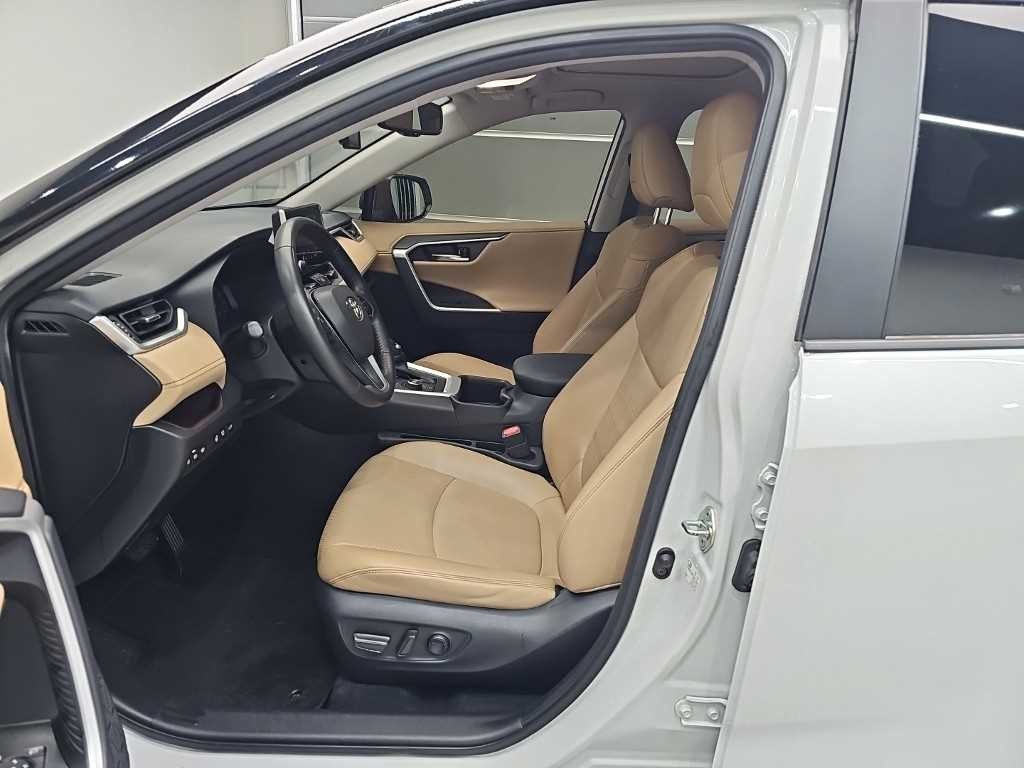 토요타 라브4 RAV4(5세대) 2.5 4WD 하이브리드 이미지 11