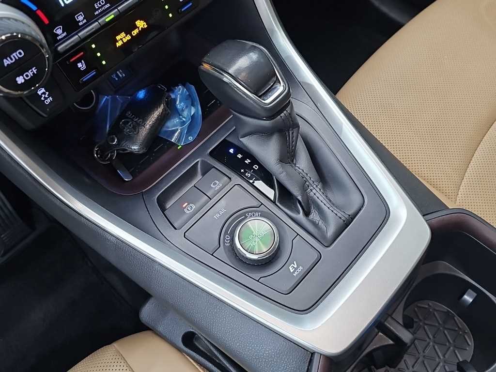 토요타 라브4 RAV4(5세대) 2.5 4WD 하이브리드 이미지 8
