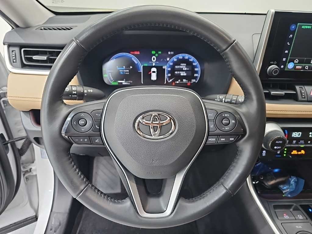 토요타 라브4 RAV4(5세대) 2.5 4WD 하이브리드 이미지 9