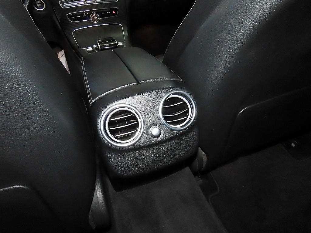 벤츠 C 클래스 C클래스 W205 C200 AMG LINE 이미지 16