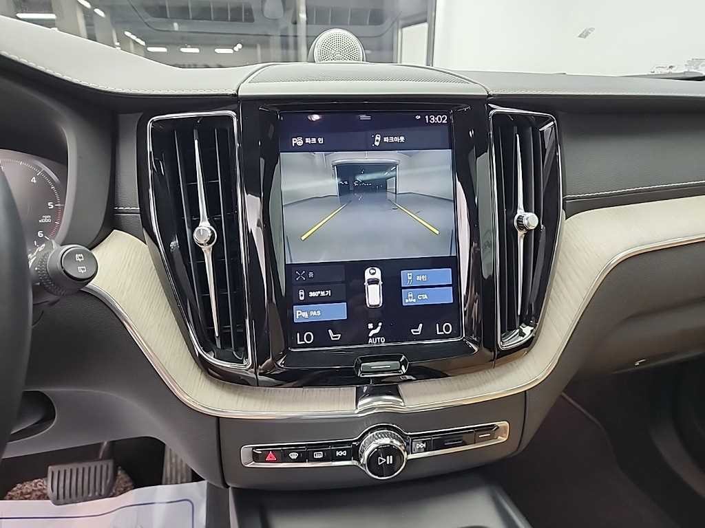볼보 XC60 XC60(2세대) D5 AWD 인스크립션 이미지 10