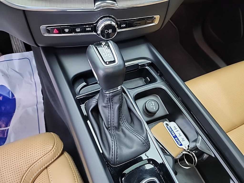 볼보 XC60 XC60(2세대) D5 AWD 인스크립션 이미지 8