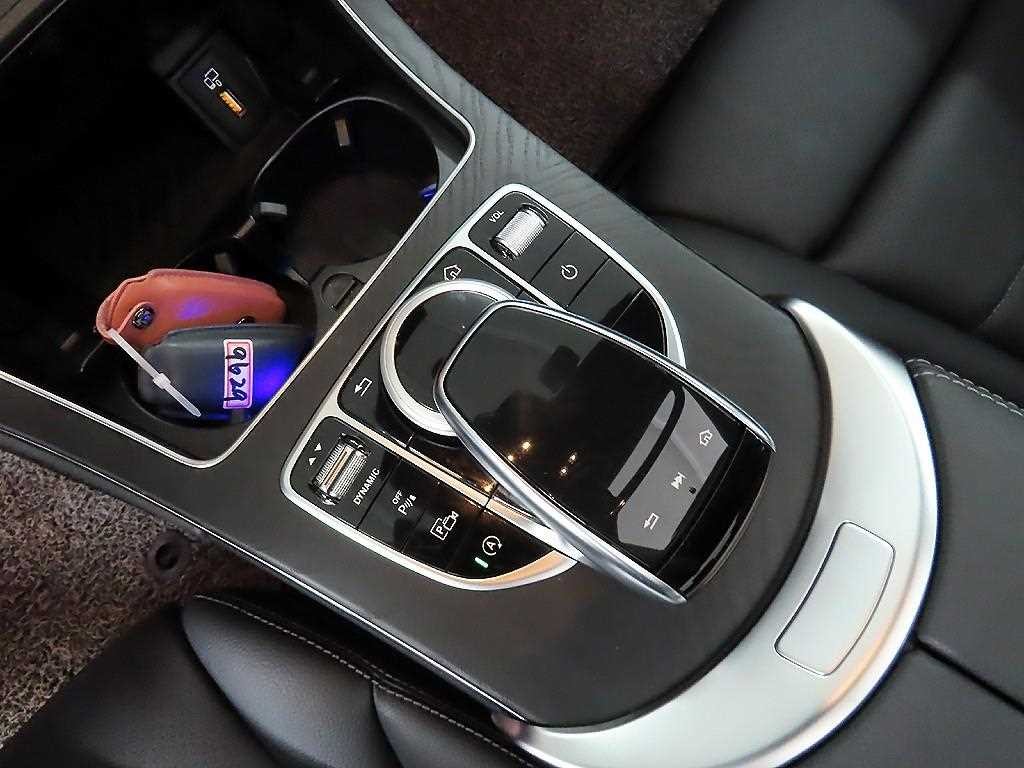 벤츠 C 클래스 C클래스 W205 C200 AMG LINE 이미지 10