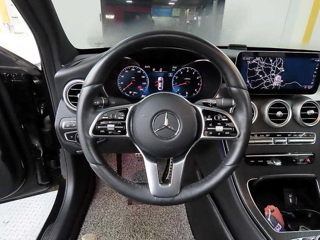 벤츠 C 클래스 C클래스 W205 C200 AMG LINE 이미지 9