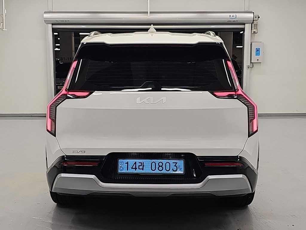 기아 EV9 롱레인지 2WD 어스 이미지 3