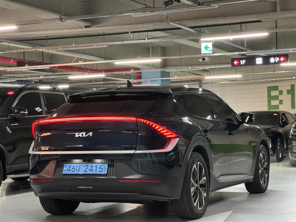 기아 EV6 스탠다드 AWD 에어 이미지 3