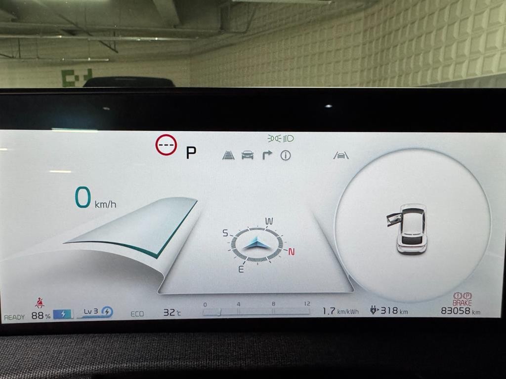 기아 EV6 스탠다드 AWD 에어 이미지 9