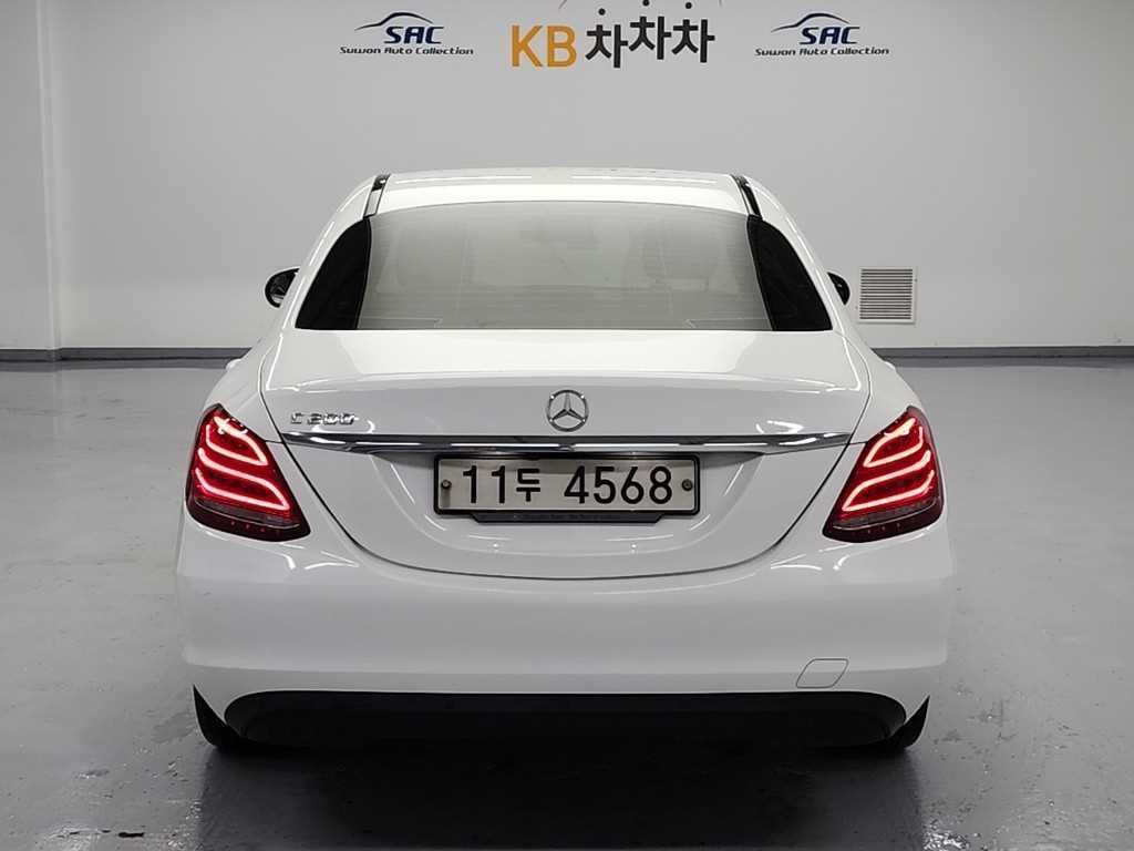 벤츠 C 클래스 C클래스 W205 C200 이미지 3