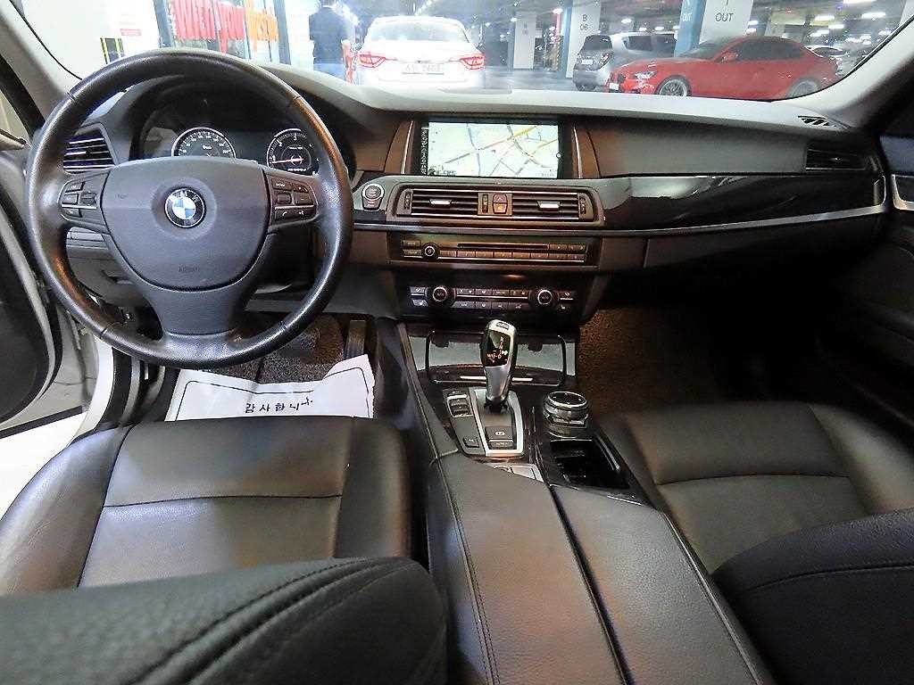 BMW 5시리즈 5시리즈 (F10) 520d 이미지 10