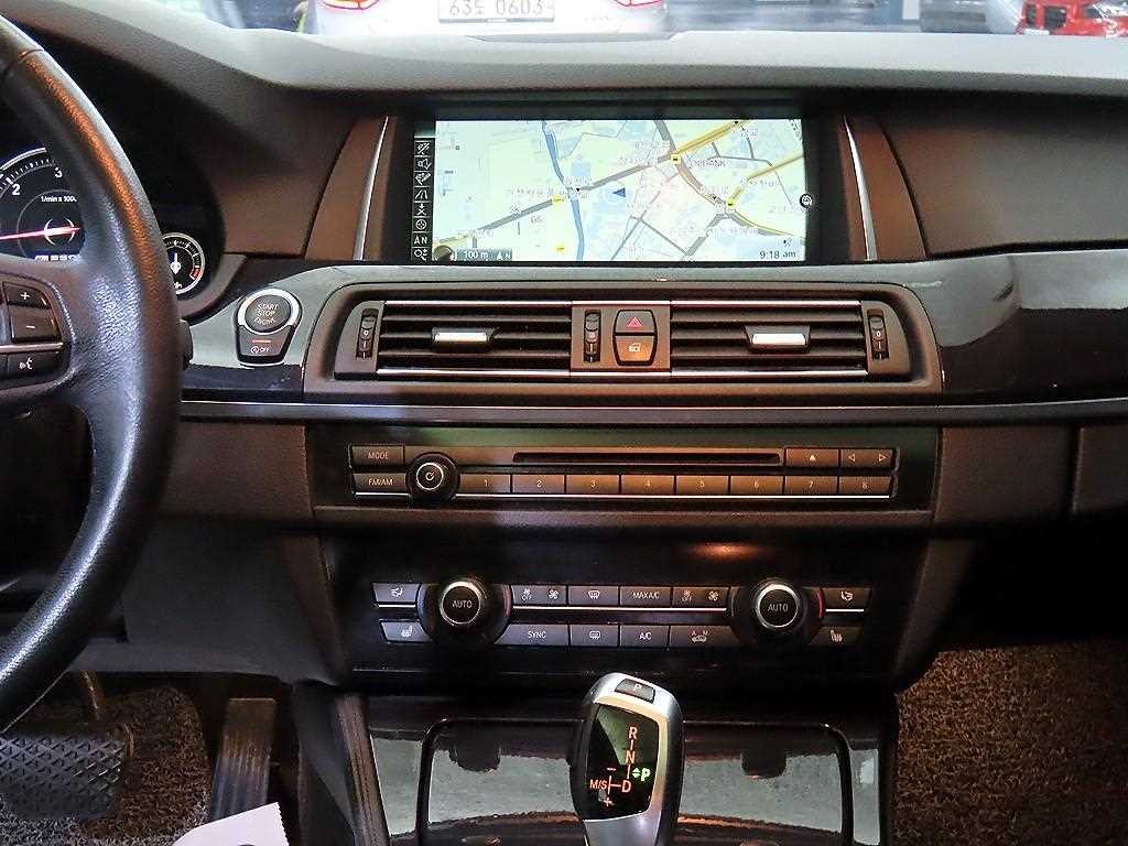 BMW 5시리즈 5시리즈 (F10) 520d 이미지 11