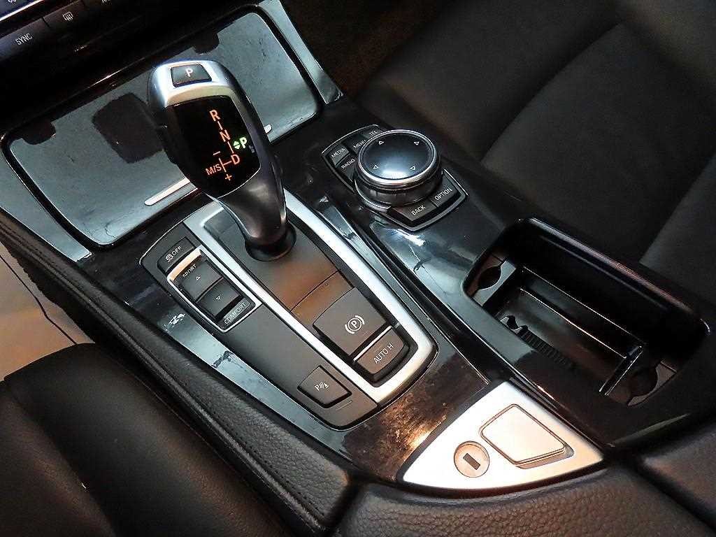 BMW 5시리즈 5시리즈 (F10) 520d 이미지 12