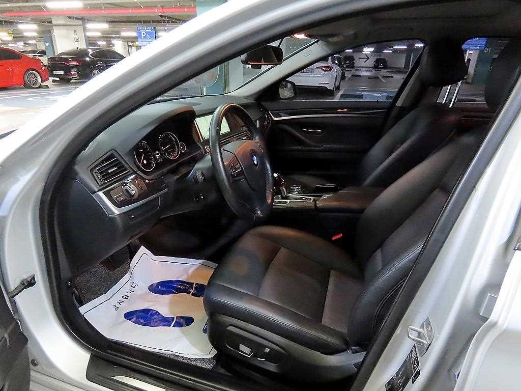 BMW 5시리즈 5시리즈 (F10) 520d 이미지 6