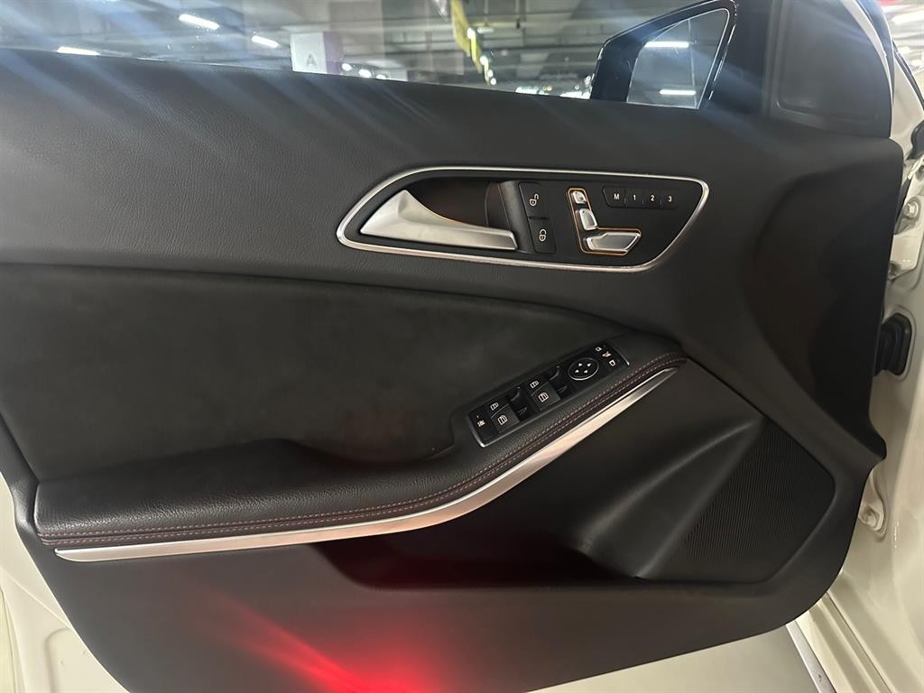 벤츠 A 클래스 A클래스 W176 A45 AMG 4MATIC 이미지 12
