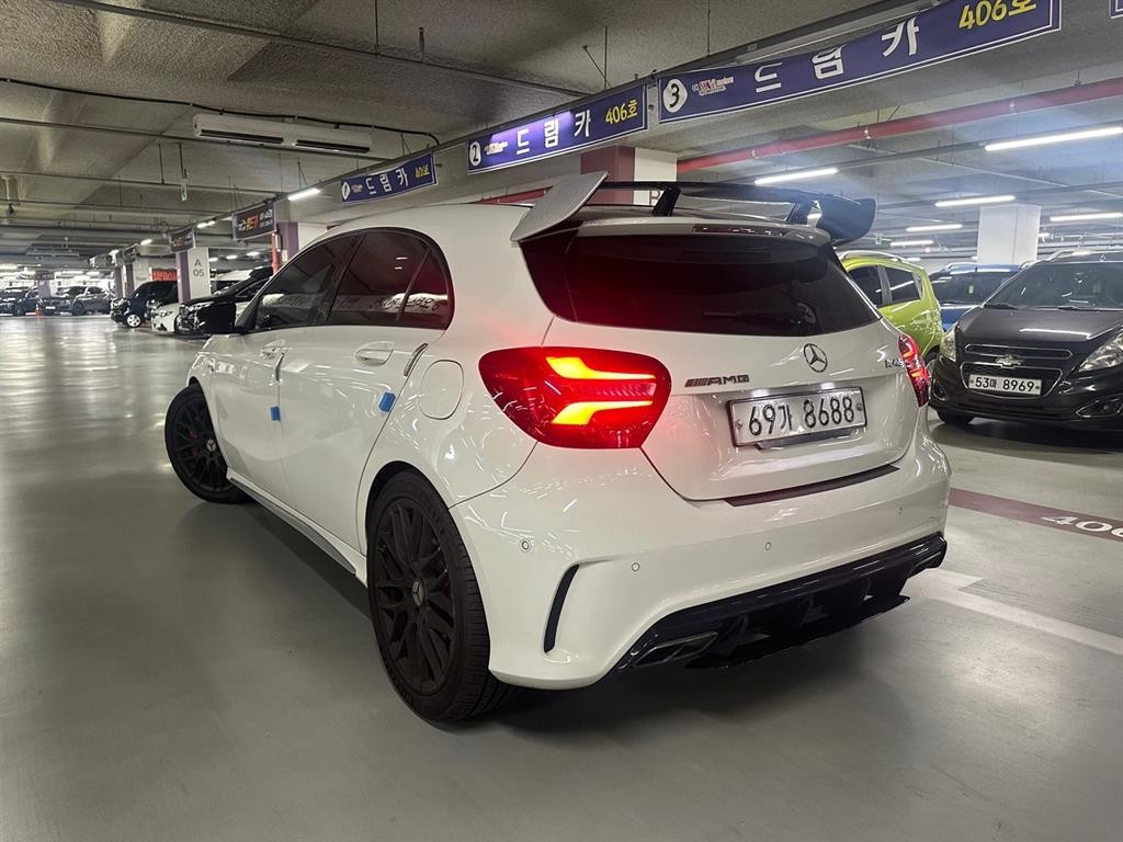 벤츠 A 클래스 A클래스 W176 A45 AMG 4MATIC 이미지 2