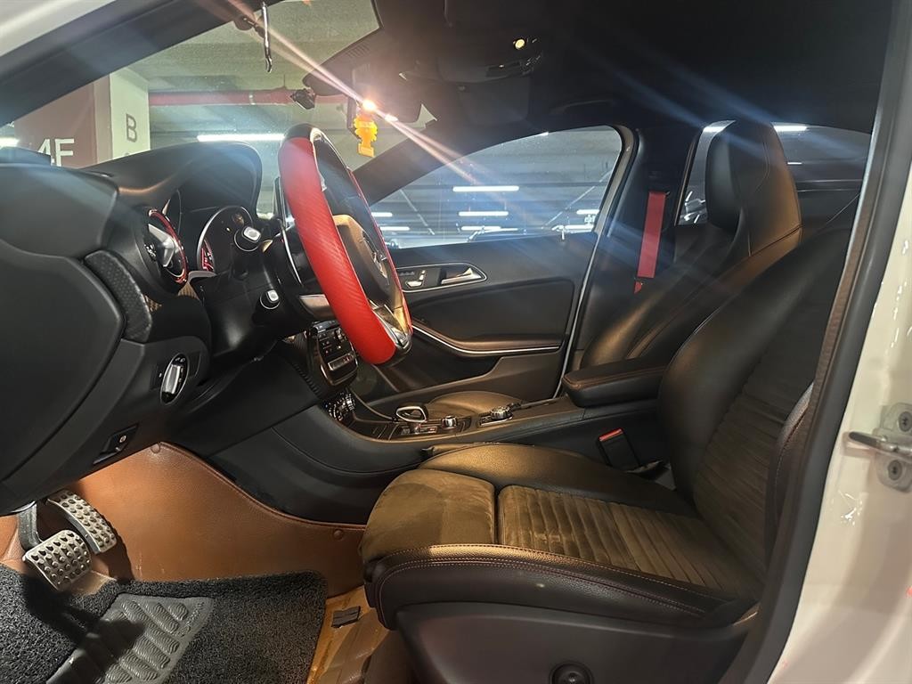 벤츠 A 클래스 A클래스 W176 A45 AMG 4MATIC 이미지 8