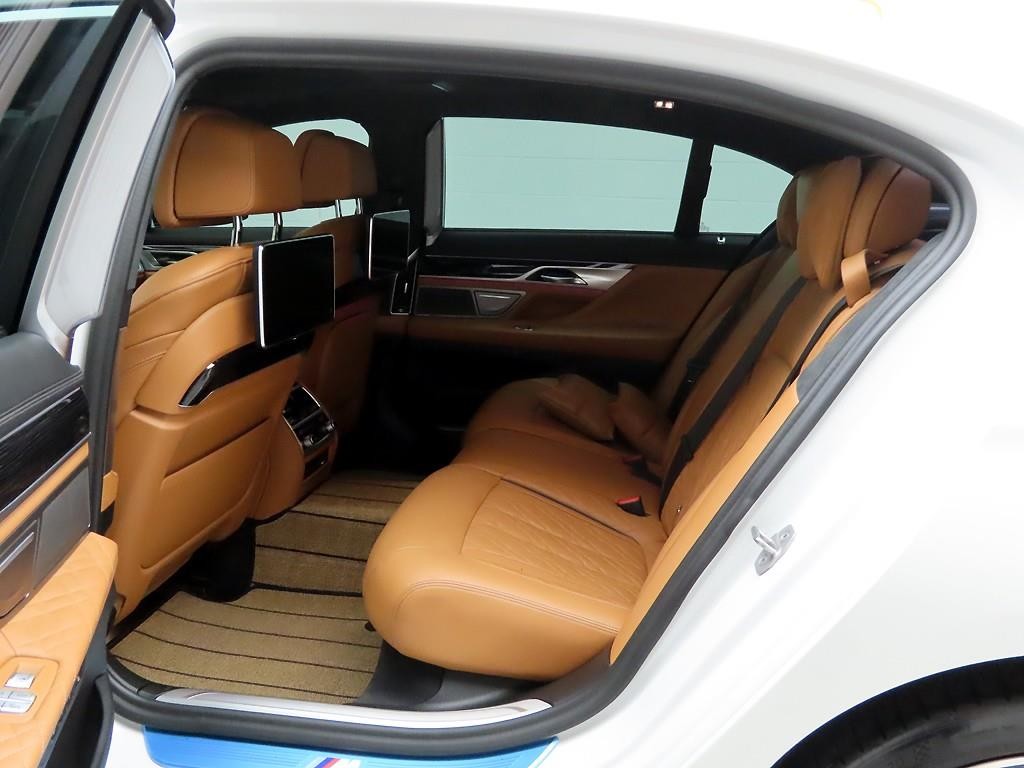 BMW 7시리즈 7시리즈 (G11) 740Li xDrive M SPORT 스포츠 이미지 12