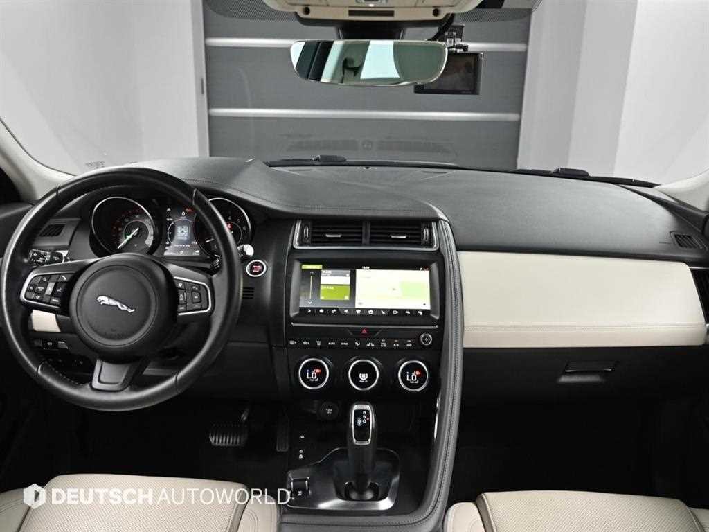재규어 E-PACE P250 S 이미지 1