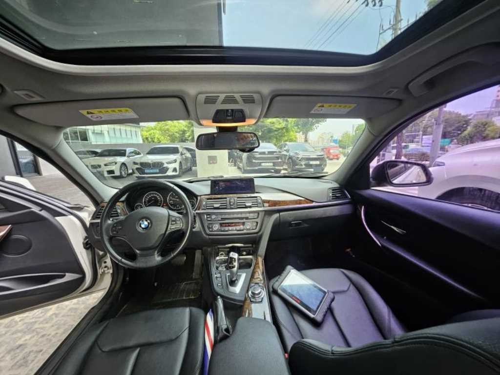 BMW 3시리즈 3시리즈 (F30) 320d 이미지 4