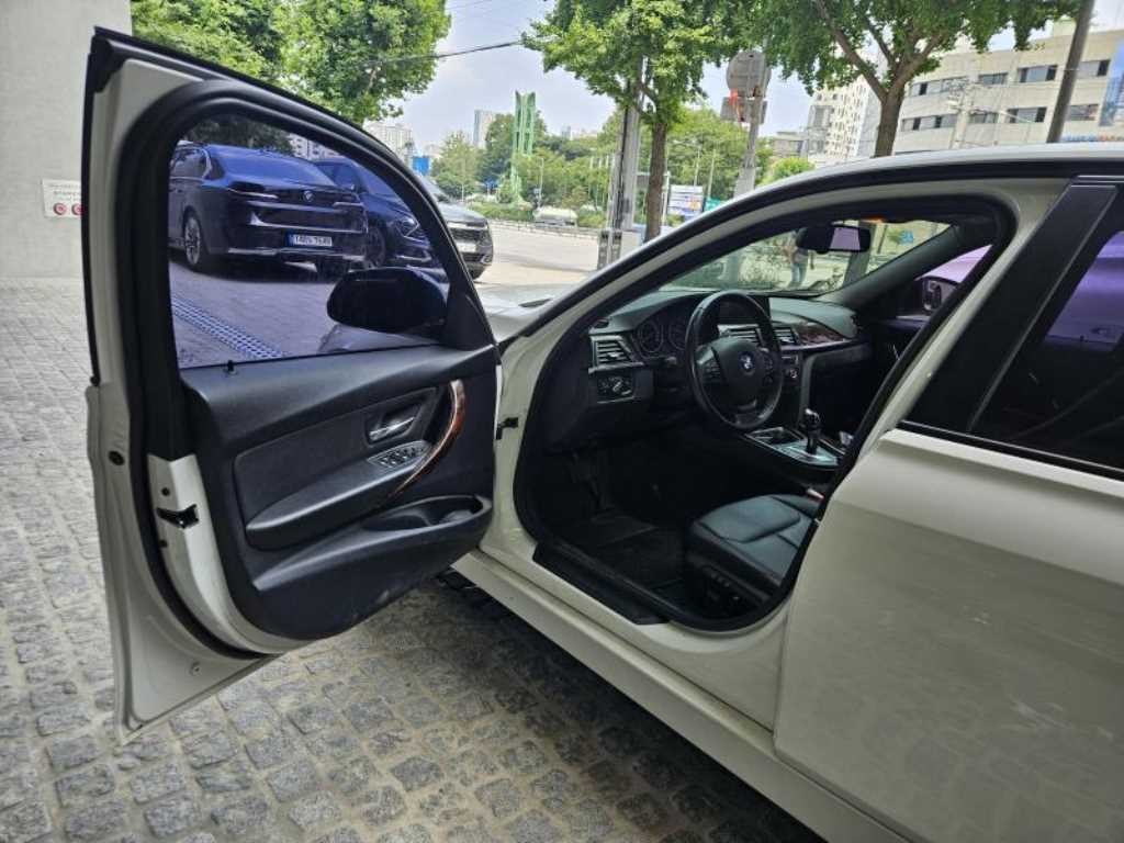 BMW 3시리즈 3시리즈 (F30) 320d 이미지 5