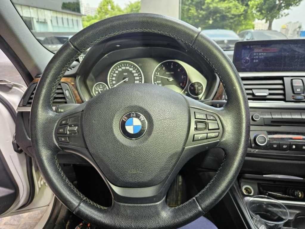 BMW 3시리즈 3시리즈 (F30) 320d 이미지 8