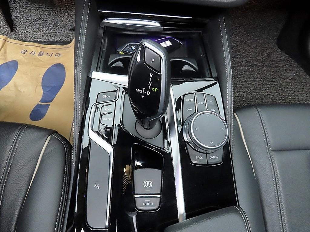 BMW 5시리즈 5시리즈 (G30) 520d 럭셔리 스페셜 에디션 이미지 10