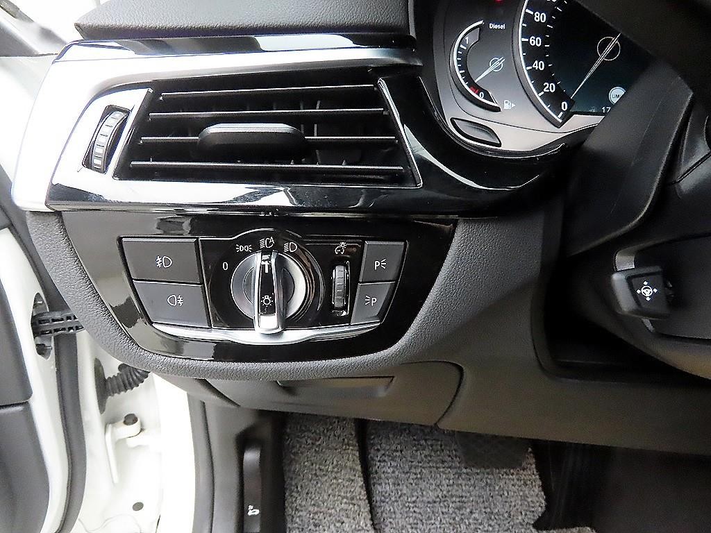 BMW 5시리즈 5시리즈 (G30) 520d 럭셔리 스페셜 에디션 이미지 12