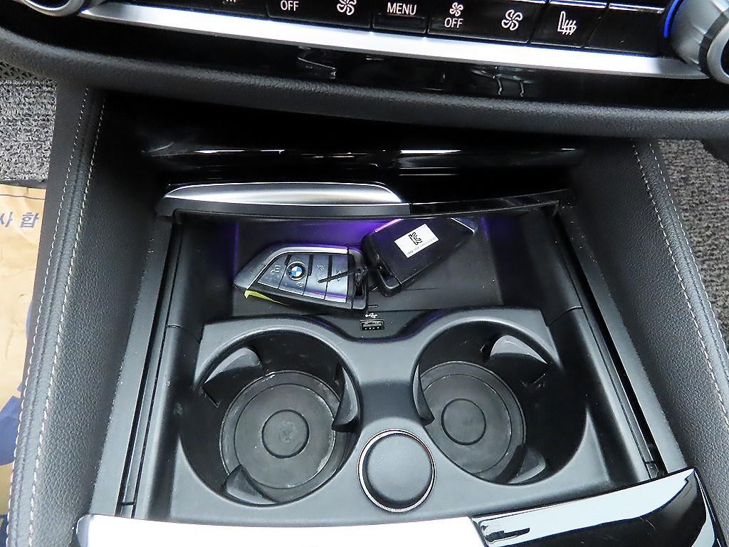 BMW 5시리즈 5시리즈 (G30) 520d 럭셔리 스페셜 에디션 이미지 13