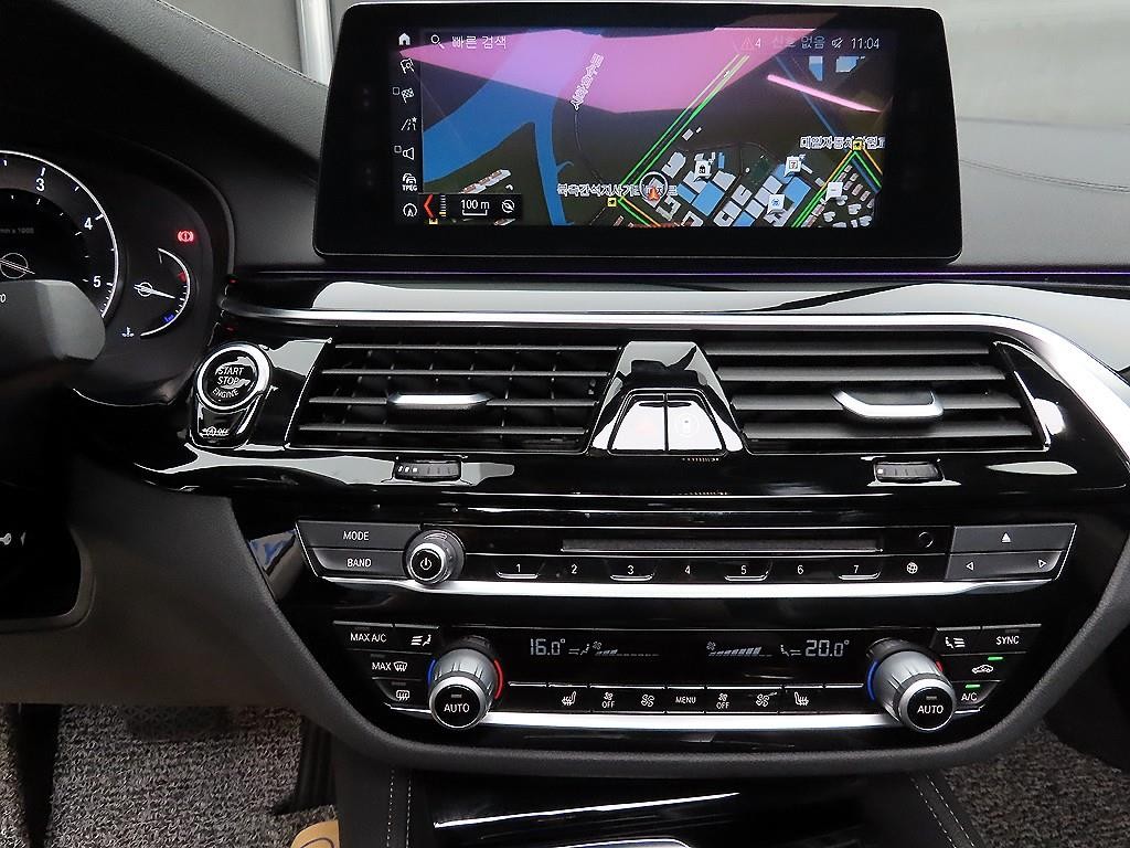 BMW 5시리즈 5시리즈 (G30) 520d 럭셔리 스페셜 에디션 이미지 14