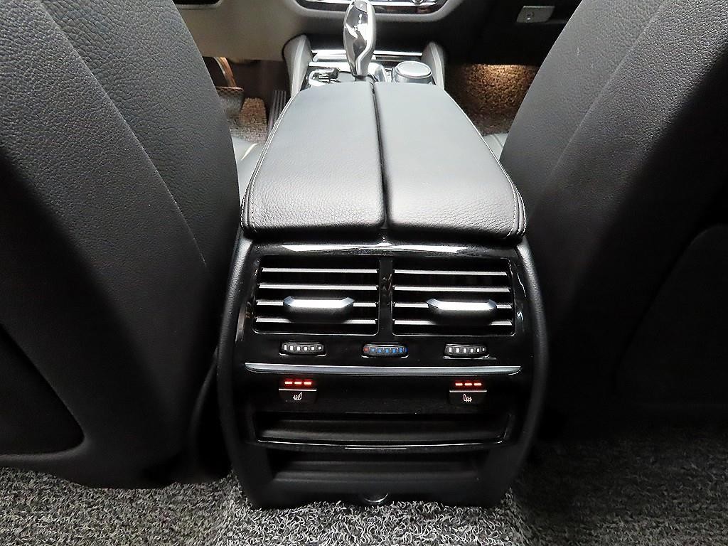 BMW 5시리즈 5시리즈 (G30) 520d 럭셔리 스페셜 에디션 이미지 17
