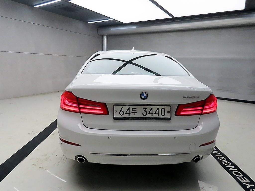 BMW 5시리즈 5시리즈 (G30) 520d 럭셔리 스페셜 에디션 이미지 3